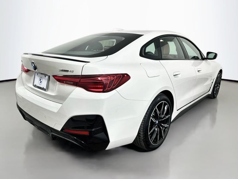 2026 BMW i4 - Image 2