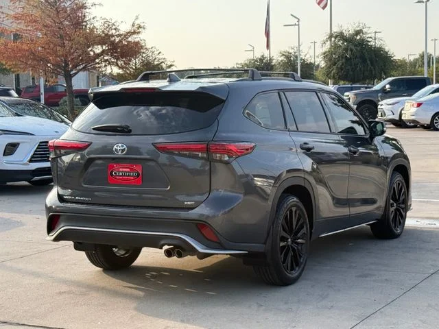 2023 Toyota Highlander - Image 2