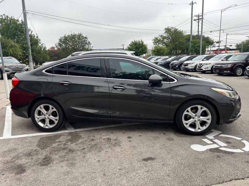 2016 Chevrolet Cruze - Image 2