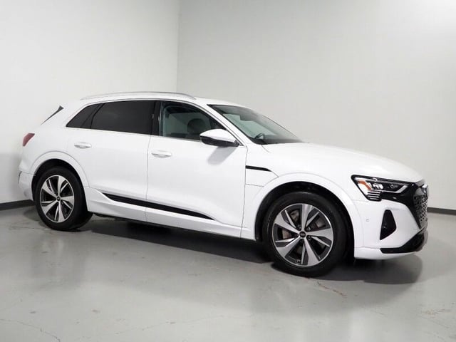 2024 Audi Q8 e-tron