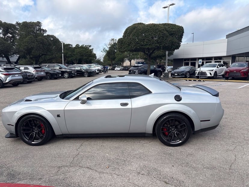 2019 Dodge Challenger - Image 1