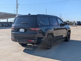 2023 Jeep Wagoneer - Preview 5