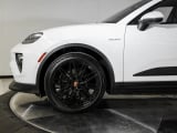 2026 Porsche Macan Electric - Preview 11