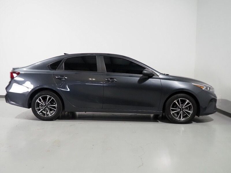 2023 Kia Forte - Image 2