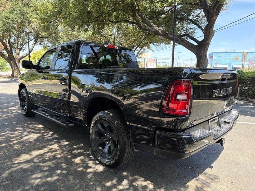 2025 Ram 1500 - Image 3