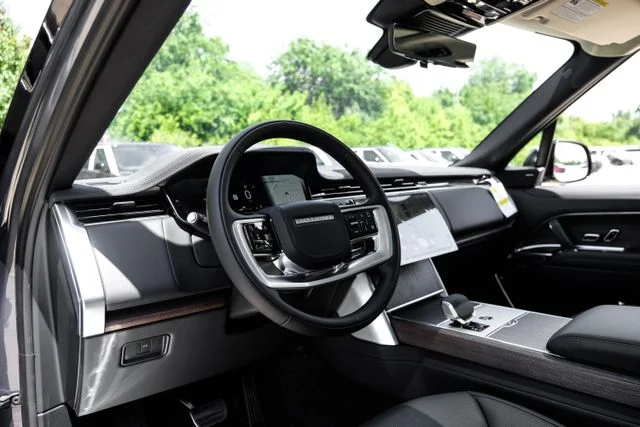2026 Land Rover Range Rover - Image 3