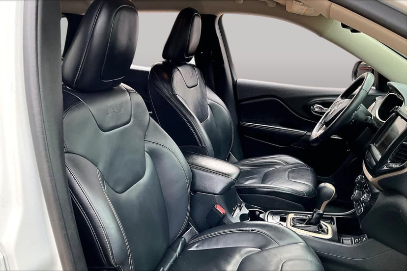 2015 Jeep Cherokee - Image 2