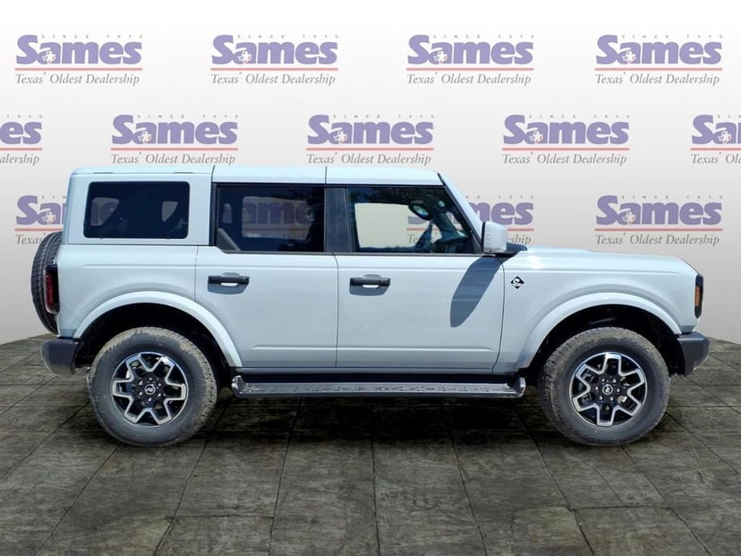 2026 Ford Bronco - Image 2