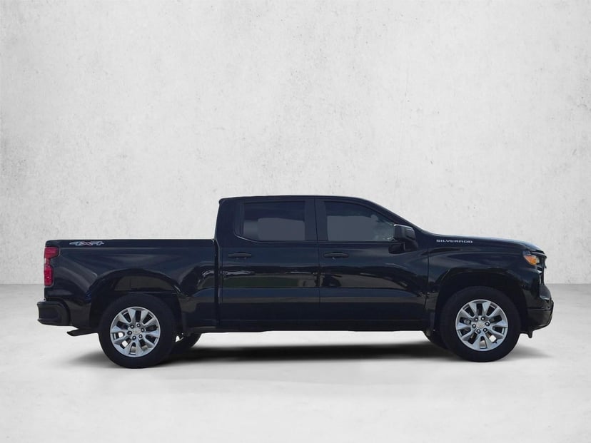 2026 Chevrolet Silverado - Image 2