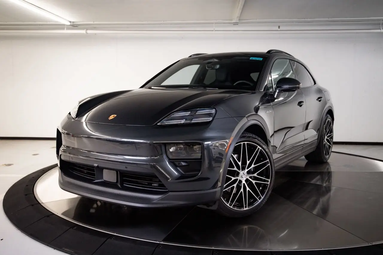 2026 Porsche Macan Electric - Image 1