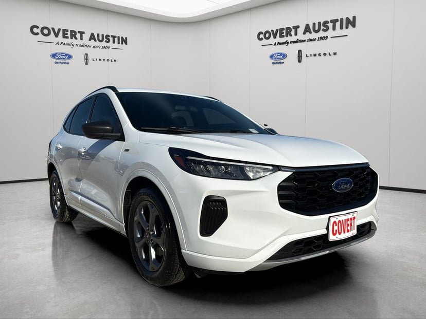 2023 Ford Escape - Image 1