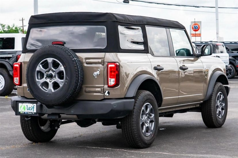 2025 Ford Bronco - Image 3