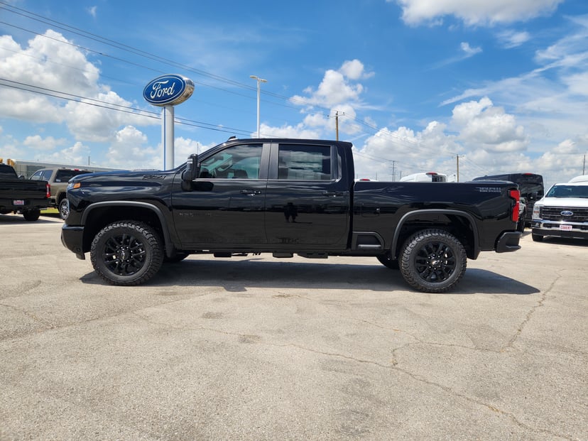 2026 Chevrolet Silverado 2500 HD - Image 2