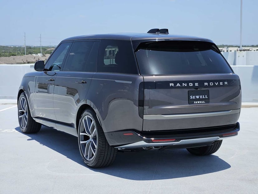 2026 Land Rover Range Rover - Image 2