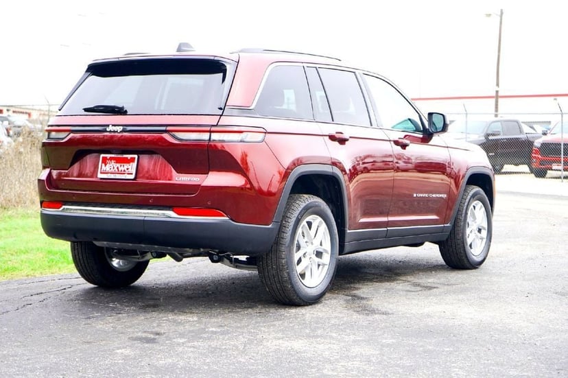 2026 Jeep Grand Cherokee - Image 3