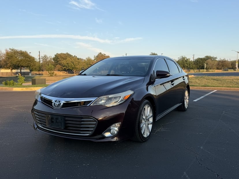 2013 Toyota Avalon - Image 1