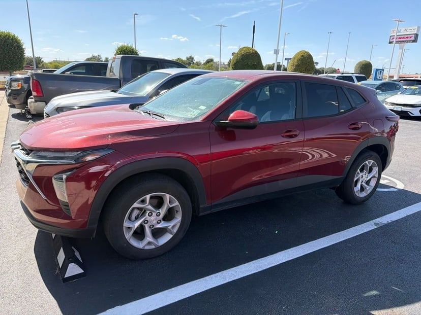 2024 Chevrolet Trax - Image 1