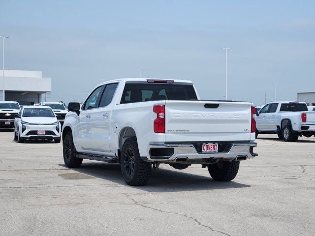 2022 Chevrolet Silverado - Image 3