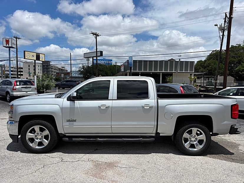 2017 Chevrolet Silverado 1500 - Image 3