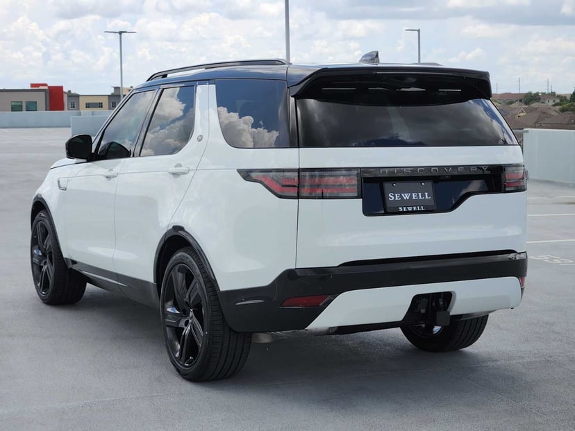 2026 Land Rover Discovery - Image 2