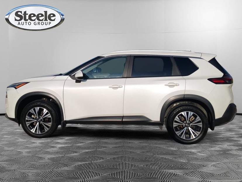 2023 Nissan Rogue - Image 3