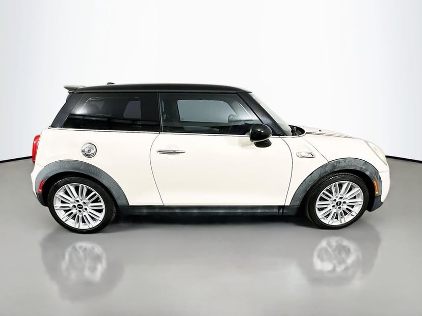 2015 MINI Cooper S Base 2D Hatchback White - Image 2