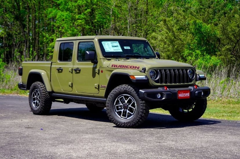 2026 Jeep Gladiator - Image 3