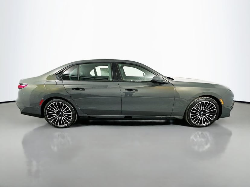 2026 BMW 7 Series - Image 3