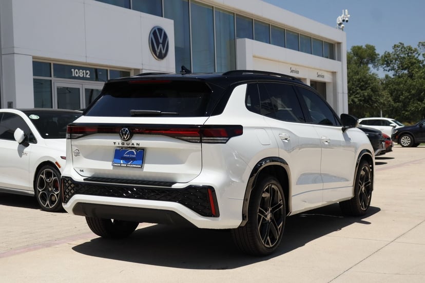 2026 Volkswagen Tiguan - Image 3