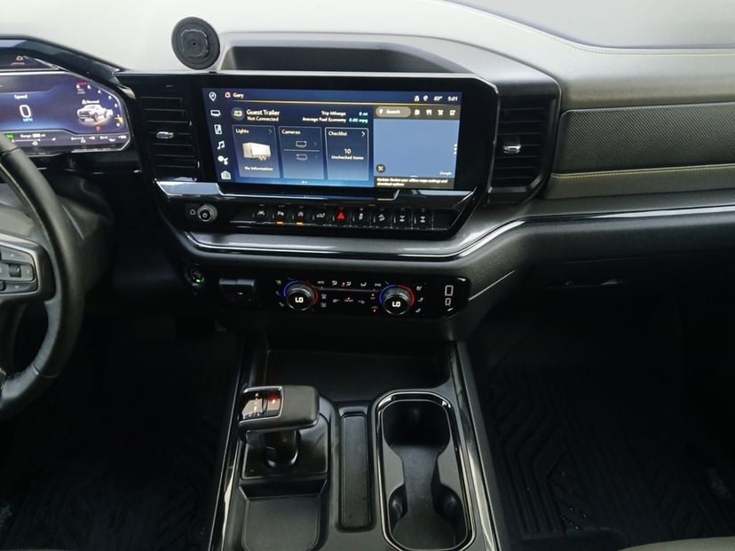 2024 Chevrolet Silverado - Image 3