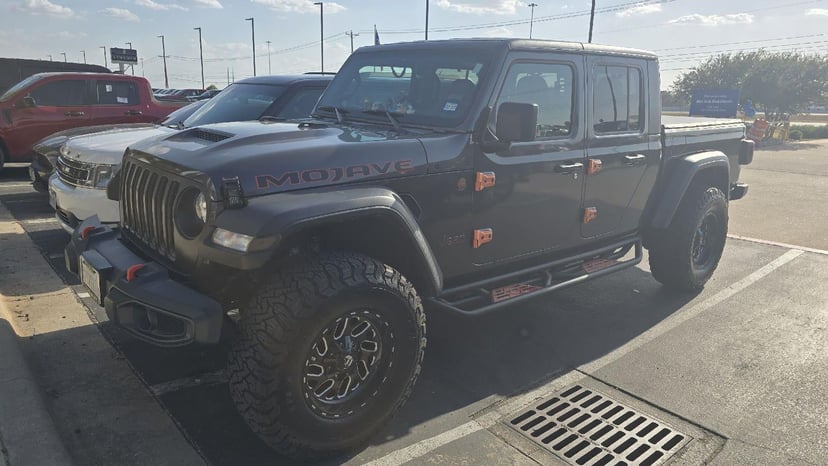 2021 Jeep Gladiator - Image 2
