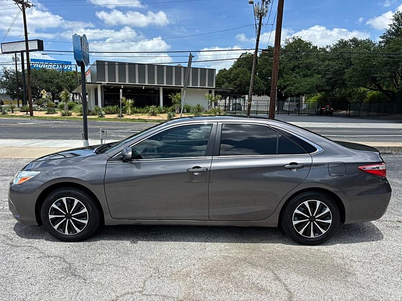 2015 Toyota Camry - Image 2