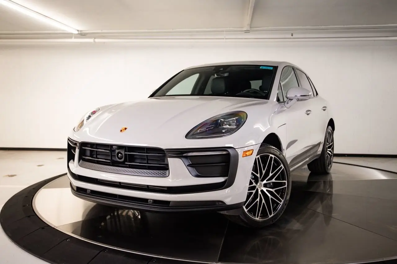 2026 Porsche Macan - Image 1