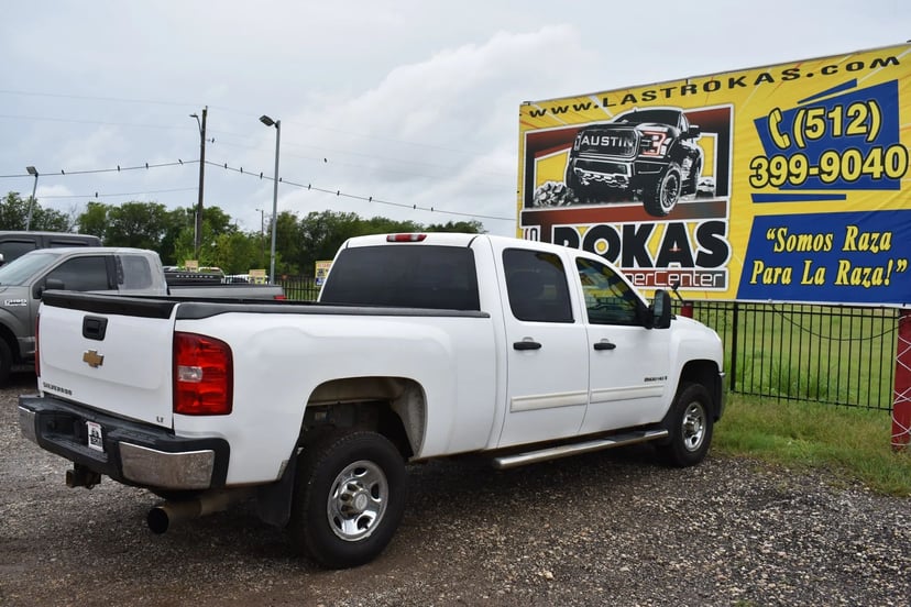 2009 Chevrolet Silverado - Image 2