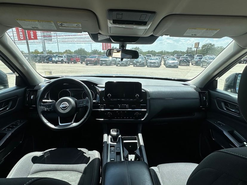 2024 Nissan Pathfinder - Image 3
