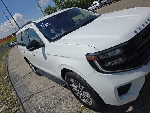 2025 Ford Expedition - Image 2