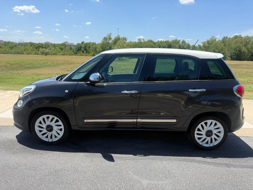 2014 Fiat 500L - Image 2