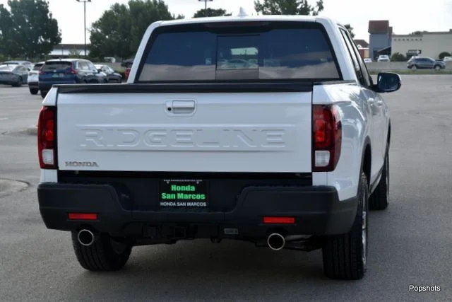 2026 Honda Ridgeline RTL 4D Crew Cab Platinum White Pearl - Image 3