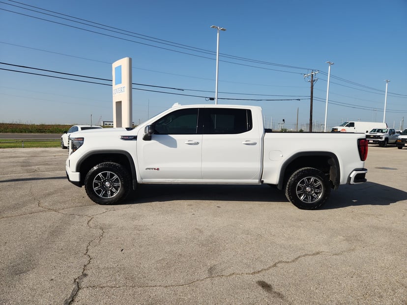 2025 GMC Sierra 1500 - Image 2