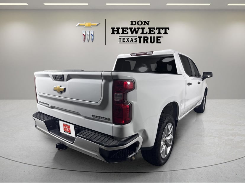 2023 Chevrolet Silverado - Image 3