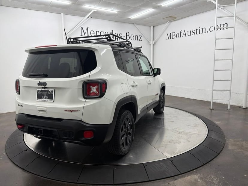2018 Jeep Renegade - Image 2