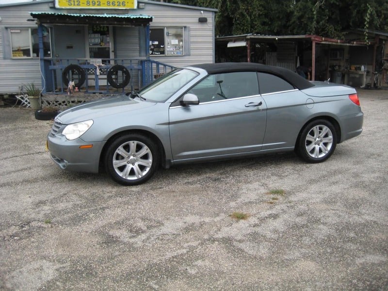 2010 Chrysler Sebring - Image 1