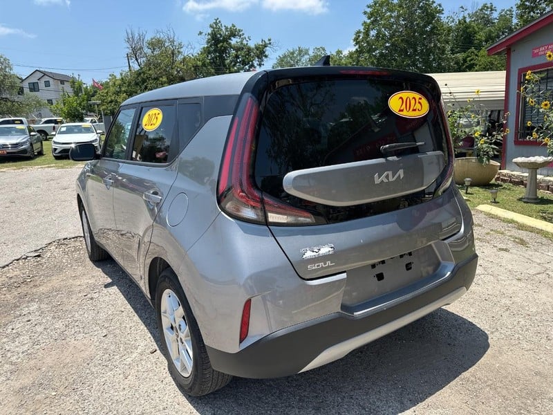 2025 Kia Soul - Image 2