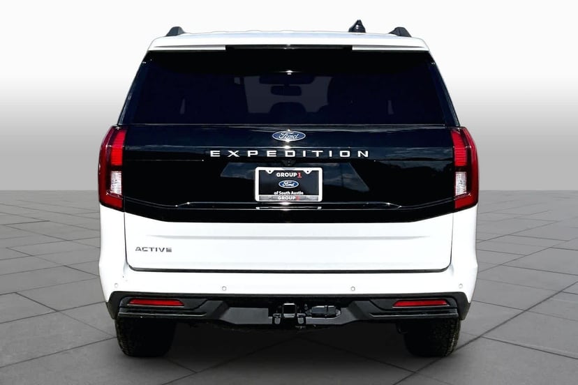 2025 Ford Expedition - Image 3