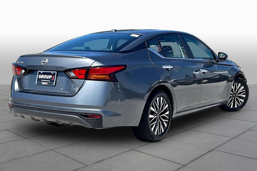 2025 Nissan Altima - Image 1