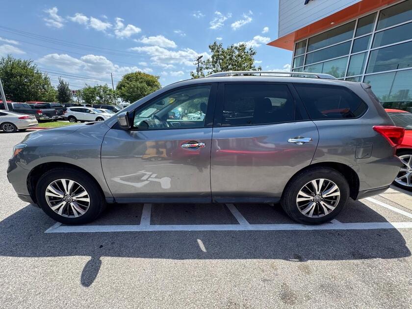 2020 Nissan Pathfinder - Image 2