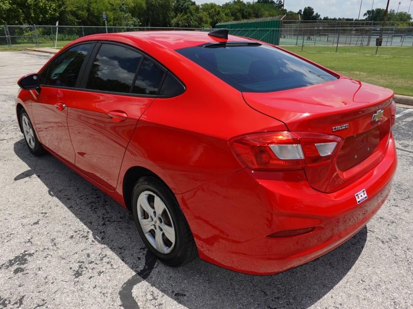 2017 Chevrolet Cruze - Image 2