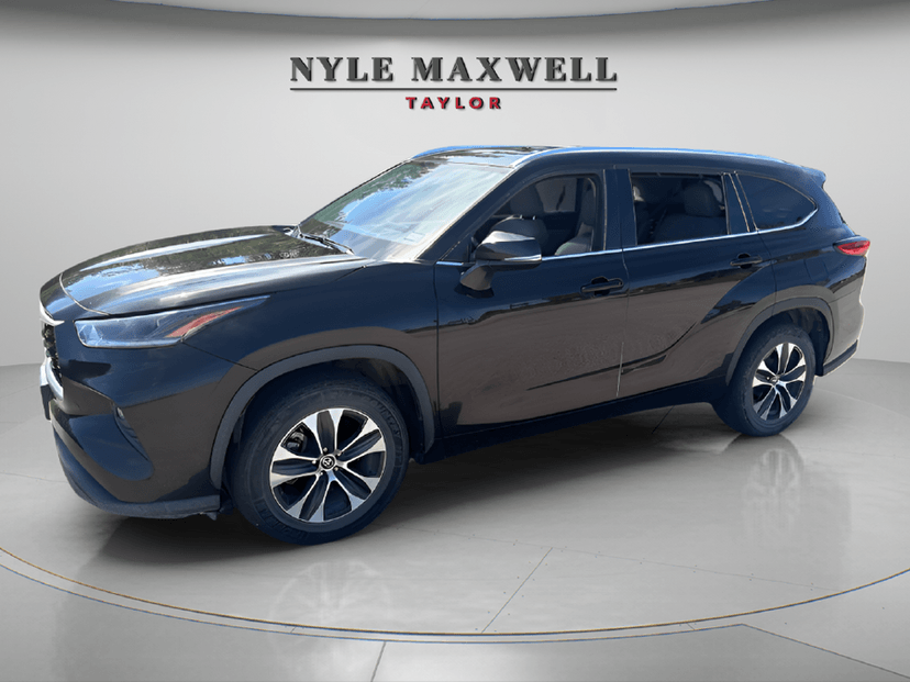 2021 Toyota Highlander - Image 1