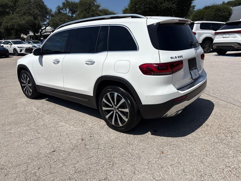 2023 Mercedes-Benz GLB - Image 3