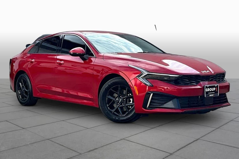 2025 Kia K5 - Image 2